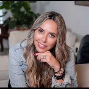 Meet your Posher, Lorena